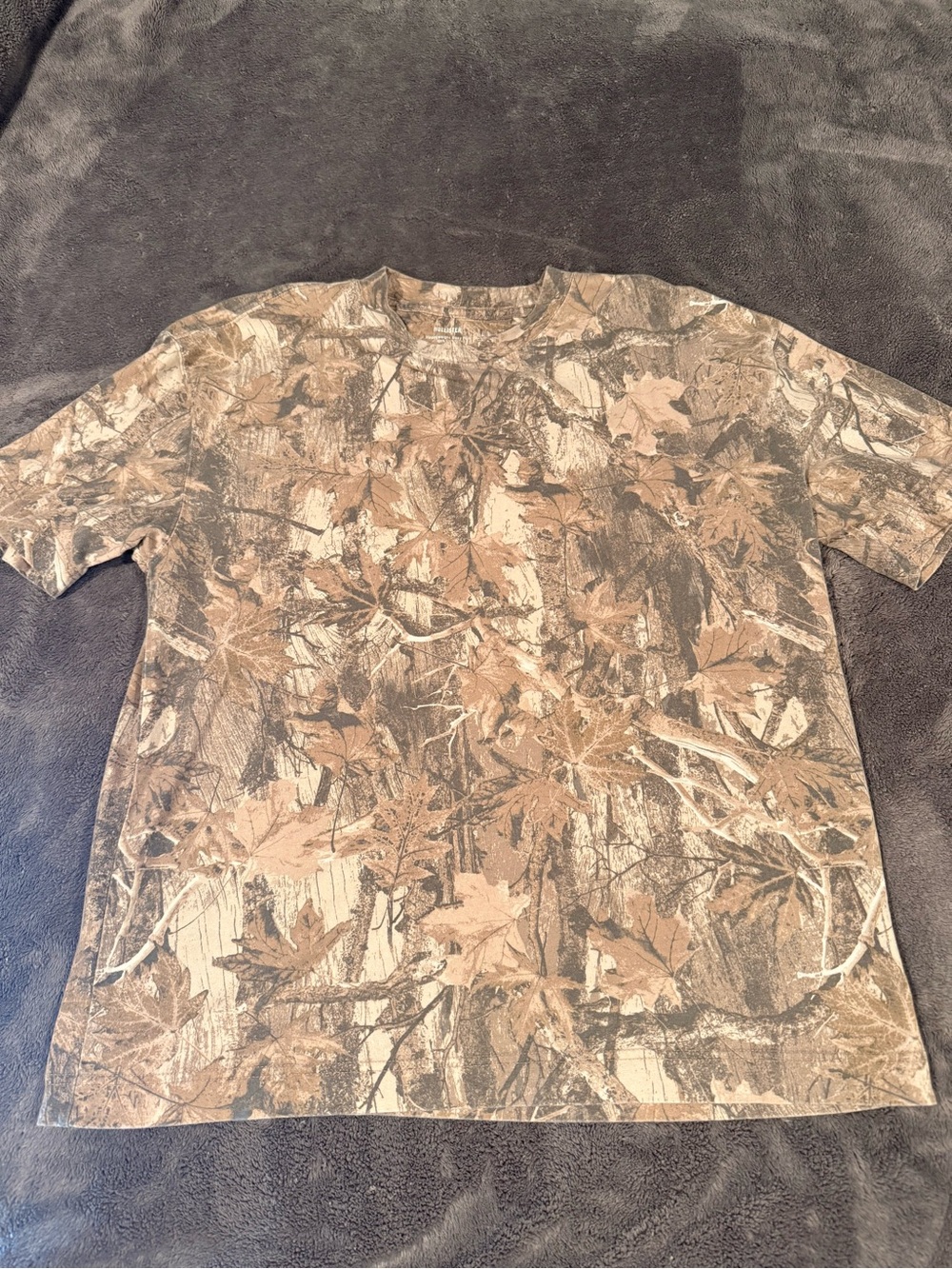 Hollister Men's Camouflage Short-Sleeve Tee - Brown/Tan